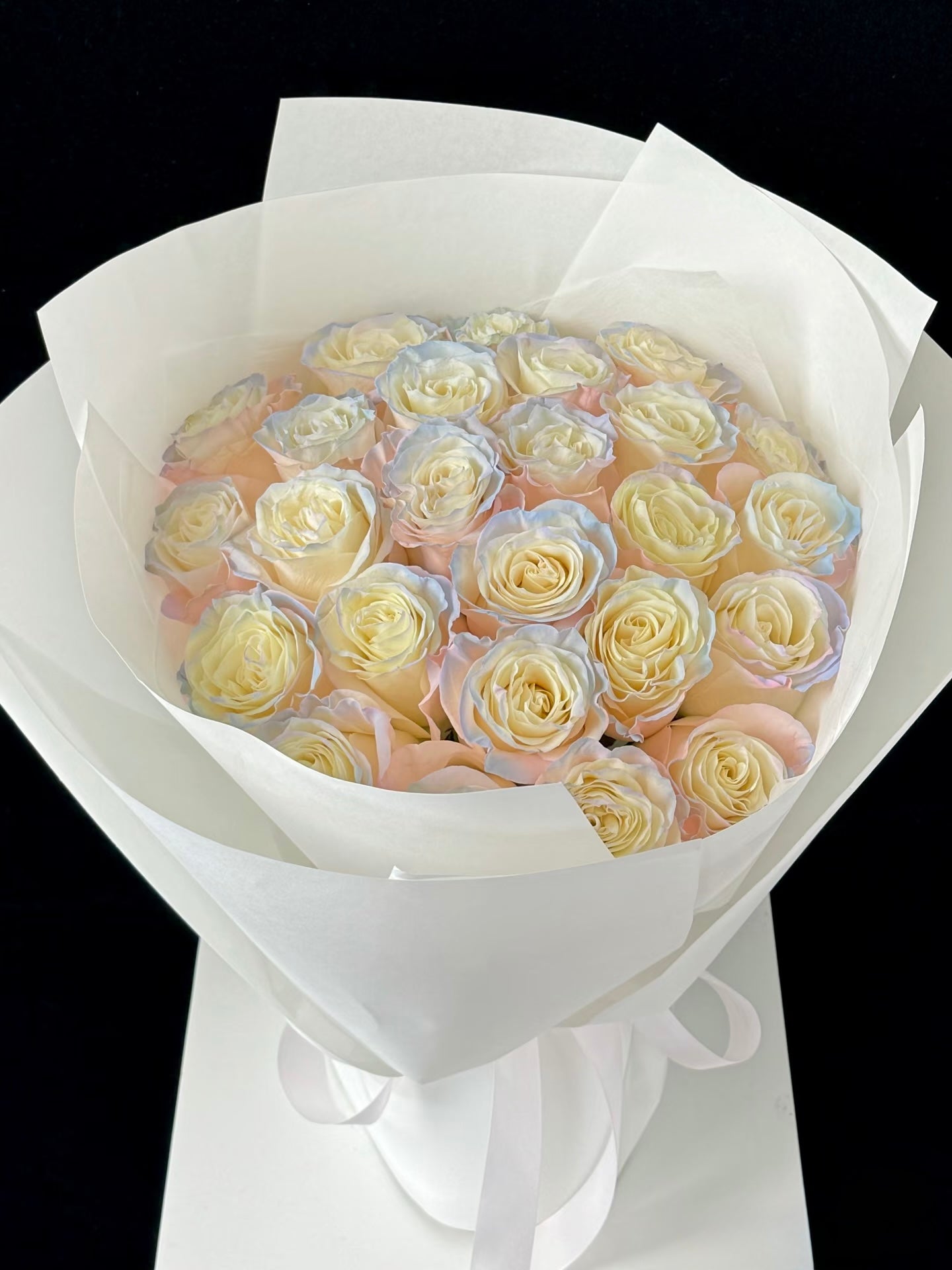 VD26 - Ecuador Aurora Borealis Bouquet (Round Top-View Style)