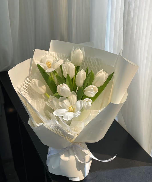 VD26 - Pure White Tulip Bouquet